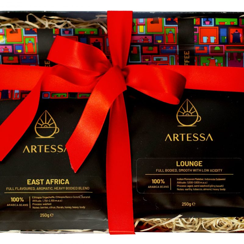 Coffee blends in Christmas hamper 6 bags of 250g coffee, black box red ribbon